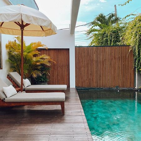 Suites Infinity & Beyond Seminyak Esterno foto