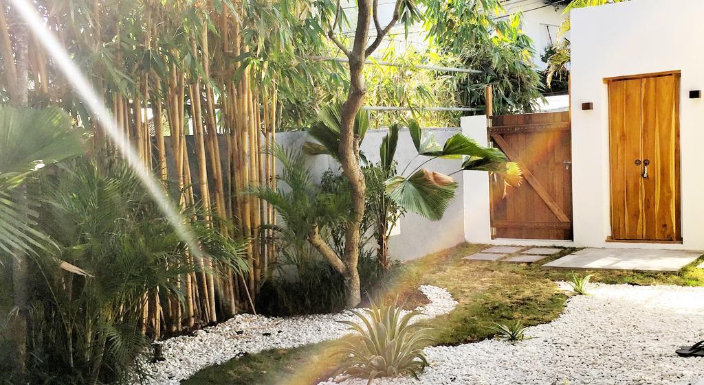 Suites Infinity & Beyond Seminyak Esterno foto