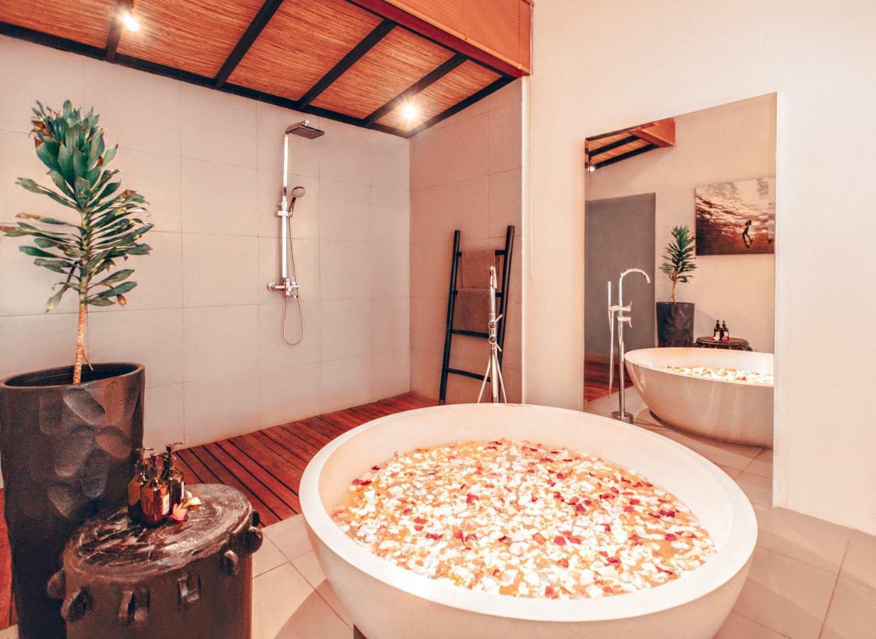Suites Infinity & Beyond Seminyak Esterno foto