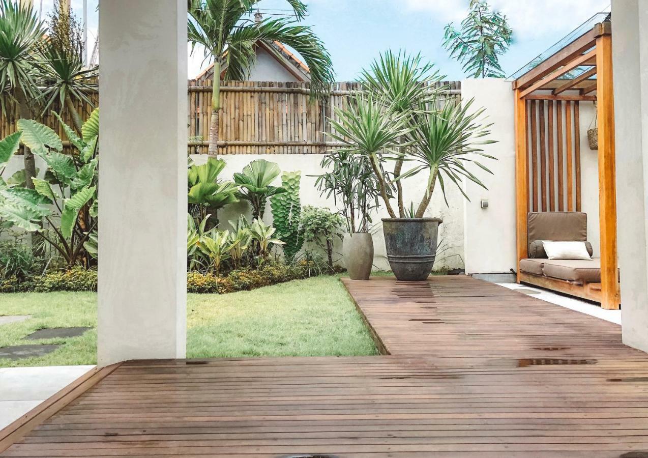 Suites Infinity & Beyond Seminyak Esterno foto