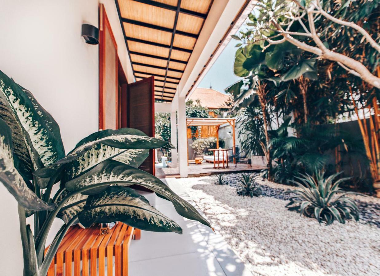 Suites Infinity & Beyond Seminyak Esterno foto